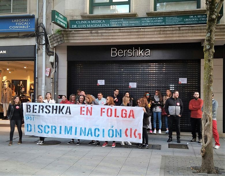 17-10-26 ProtestaFolgaBershkaPontevedra02.jpeg